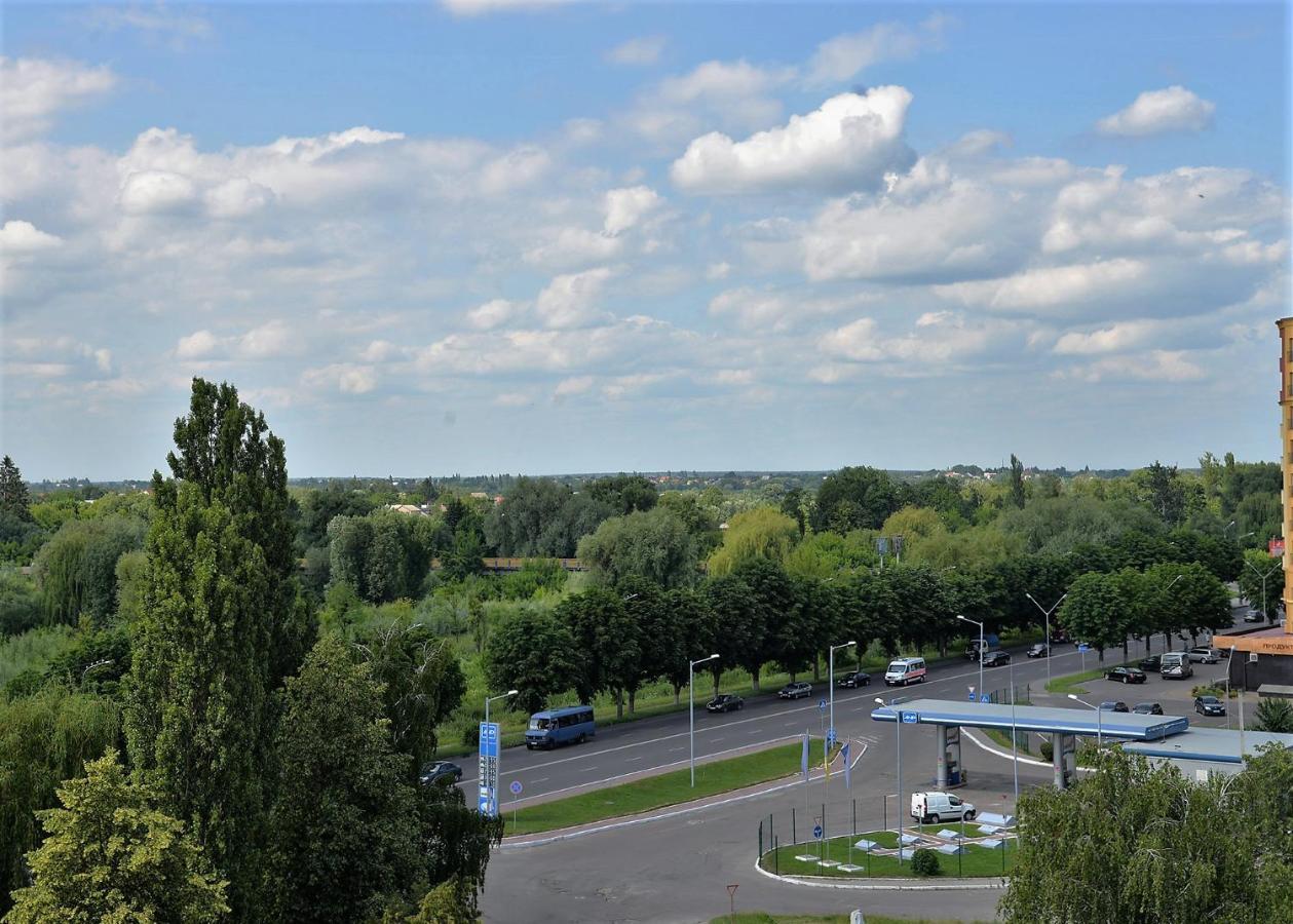 Луцьк Готель Світязь Lutsʼk Esterno foto