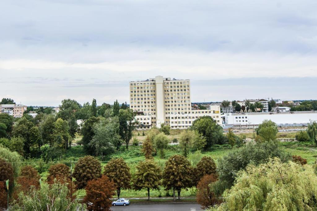 Луцьк Готель Світязь Lutsʼk Esterno foto