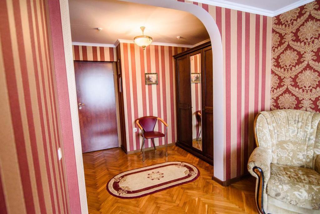 Луцьк Готель Світязь Lutsʼk Esterno foto